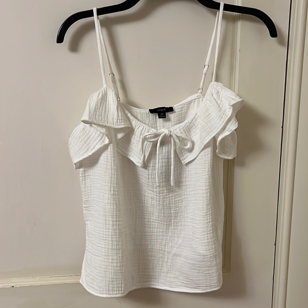 J.Crew - White -Ruffle soft gauze camisole
Item BI432